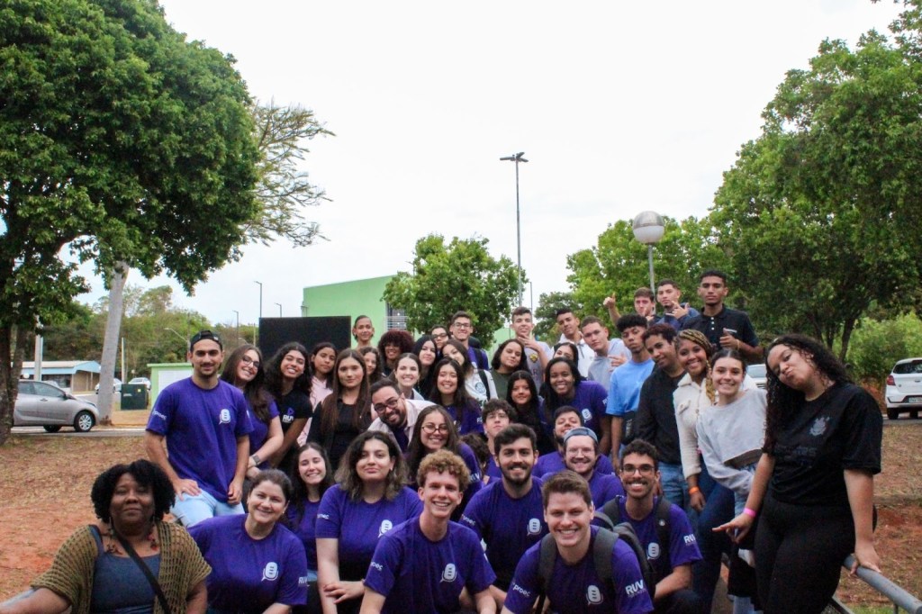 Alunos da Escola Estadual Azarias Leite visitam a Unesp em parceria com projeto de&nbsp;extensão